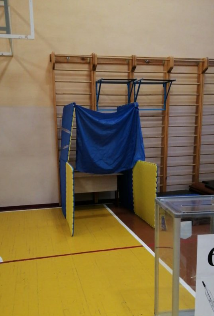 Кабінки для виборів на Житомирщині
