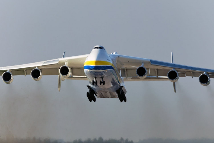 Ан-225 "Мрія" злітає