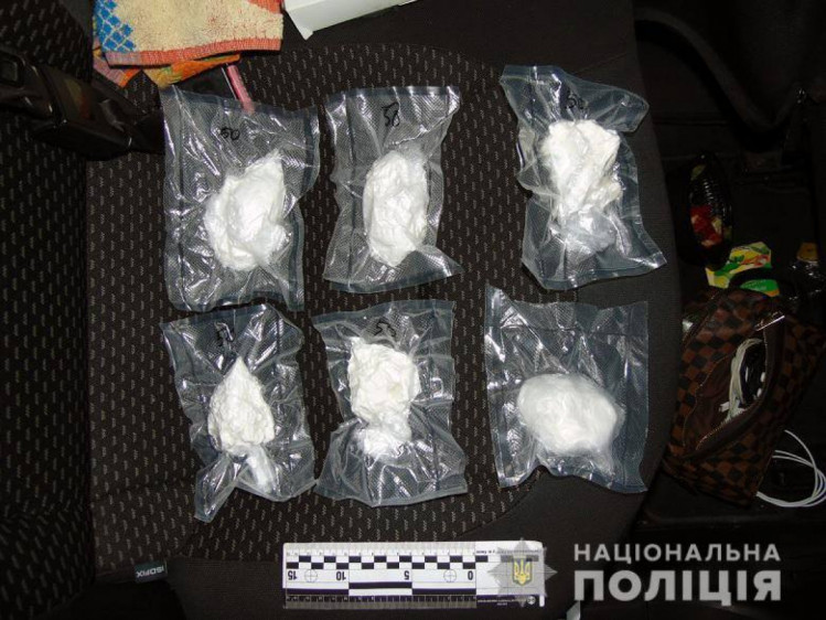 У Києві затримали іноземця з кокаїном