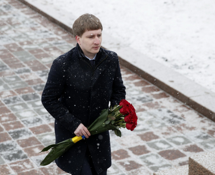 Покладання квітів до пам"ятника Шевченку