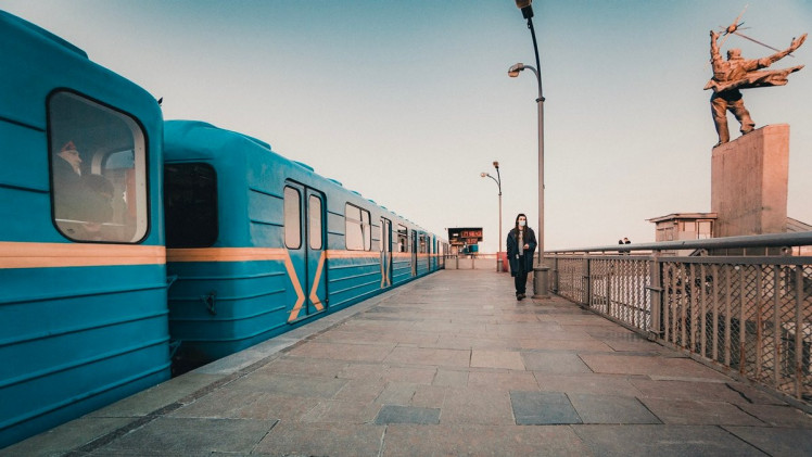 Київське метро, станція Дніпро