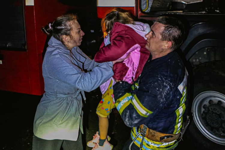 Пожежа в житловій п"ятиповерхівці
