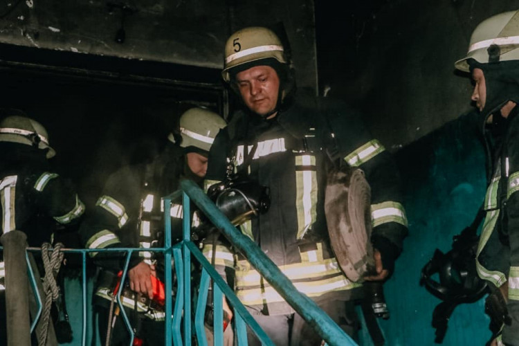 Пожежа в житловій п"ятиповерхівці