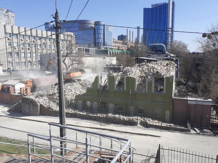 Демонтаж здания Уткина