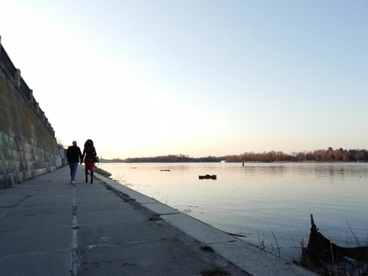 Подмочена подпорная стенка на Днепровской набережной3