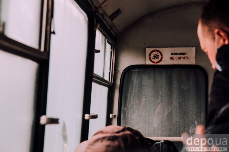 Автобус у Чорнобильській зоні відуження