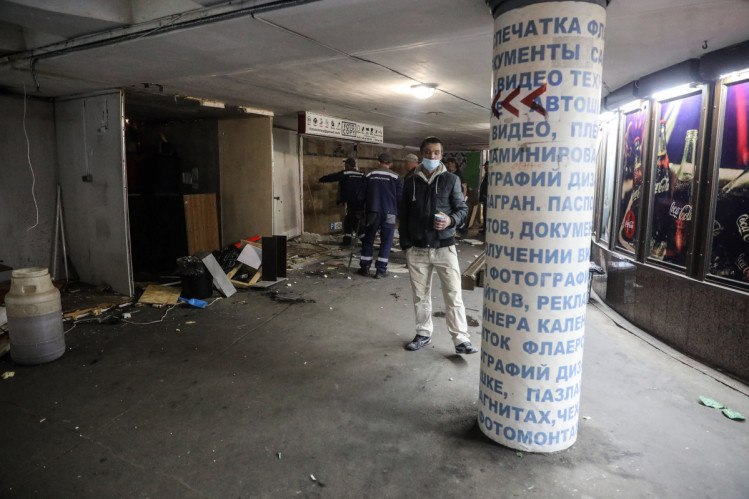Демонатж мафів у переході на Льва Толстого