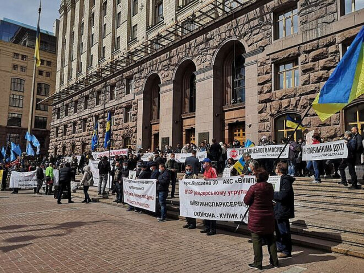 Мітинг транспортників під КМДА 