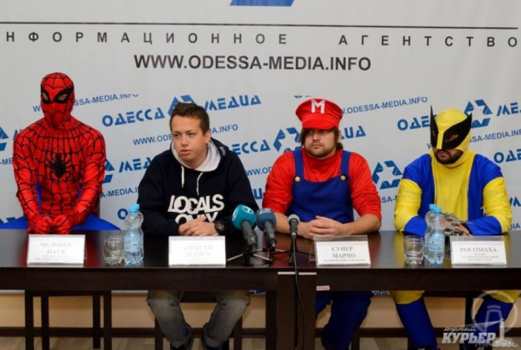 Барабошко в костюме Супер Марио на пресс конференции в Одессе