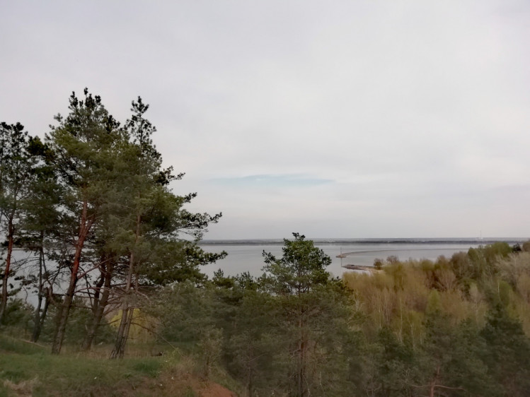 Вид з вишгородських гір на Київське море