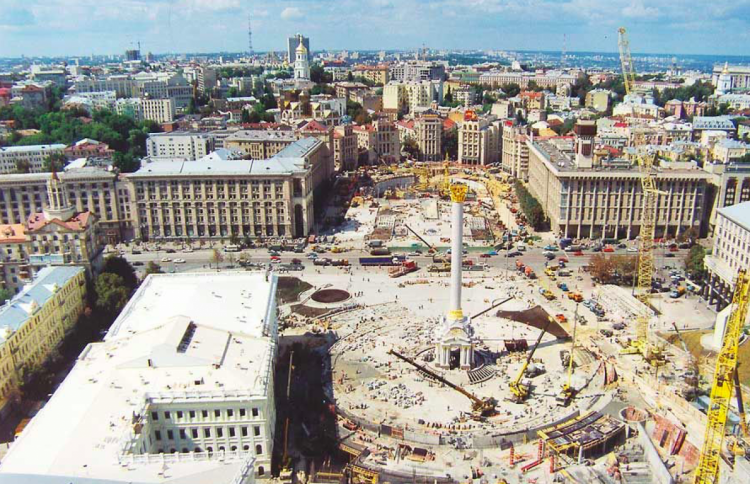 Реконструкція Майдану Незалежності в 1998 році 