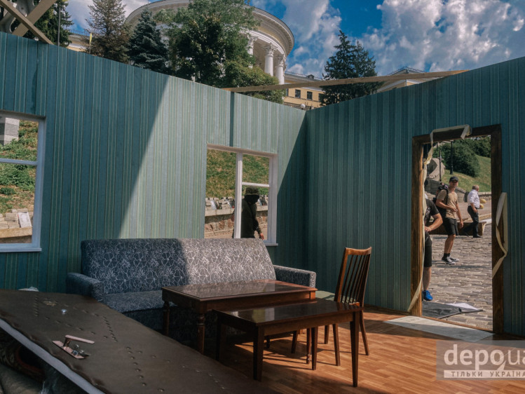 Інсталяція на Майдані – Як виглядає скандальна інсталяція на Алеї Героїв Небесної Сотні (ФОТОРЕПОРТАЖ)