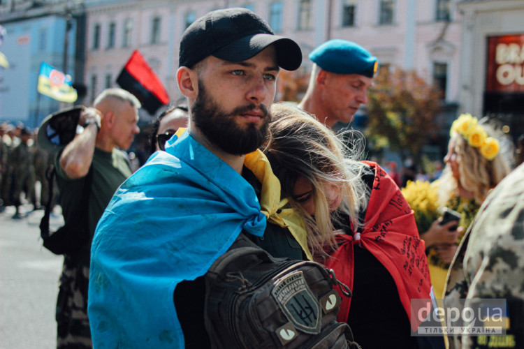 Марш защитников в Киеве — Как в Киеве прошел многотысячный марш защитников Украины (ФОТОРЕПОРТАЖ)