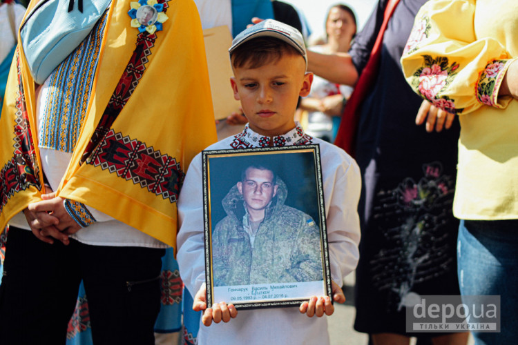 Марш Захисників в Києві – Як у Києві пройшов багатотисячний Марш захисників України (ФОТОРЕПОРТАЖ)