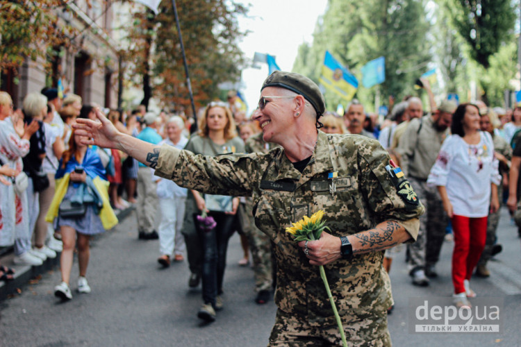 Марш защитников в Киеве — Как в Киеве прошел многотысячный марш защитников Украины (ФОТОРЕПОРТАЖ)