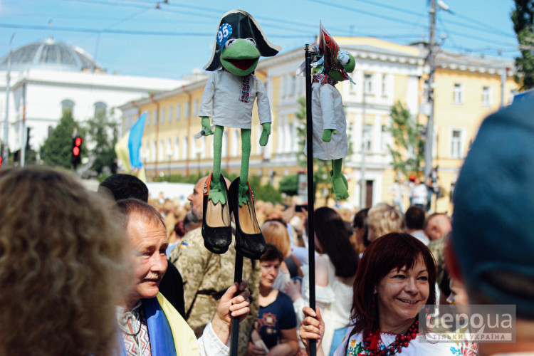 Марш защитников в Киеве — Как в Киеве прошел многотысячный марш защитников Украины (ФОТОРЕПОРТАЖ)