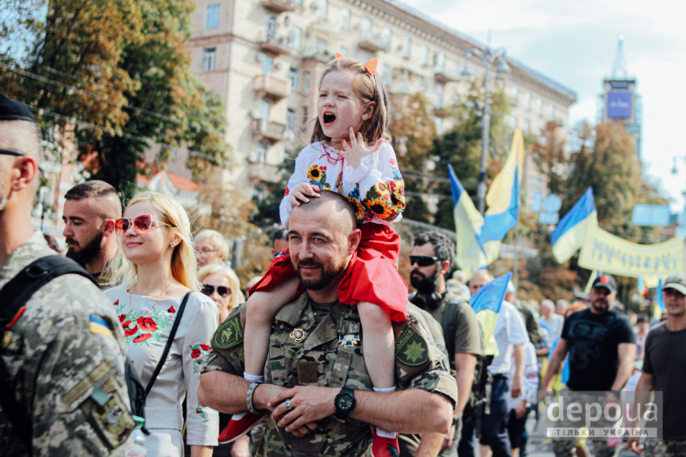 Марш Захисників в Києві – Як у Києві пройшов багатотисячний Марш захисників України (ФОТОРЕПОРТАЖ)