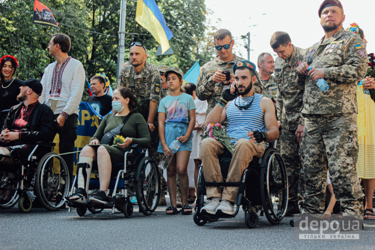 Марш защитников в Киеве — Как в Киеве прошел многотысячный марш защитников Украины (ФОТОРЕПОРТАЖ)