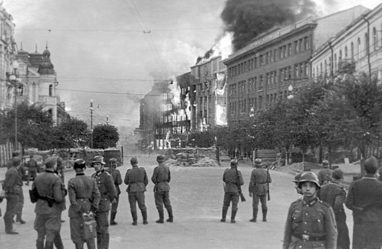 Бабин Яр – Багатотисячний конвеєр смерті: Історія масових розстрілів в Бабиному Яру (ФОТО)