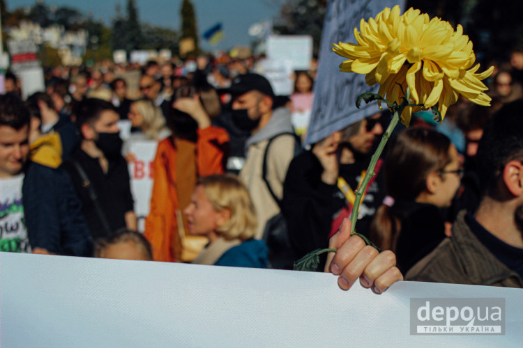 Марш за Київ – "Тупий креатив вбиває місто": Центром столиці пройшов масштабний "Марш за Київ" (ФОТОРЕПОРТАЖ)