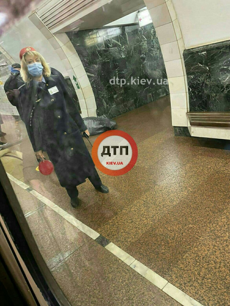 Труп в метро
