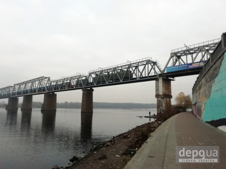 Петровский железнодорожный мост в Киеве