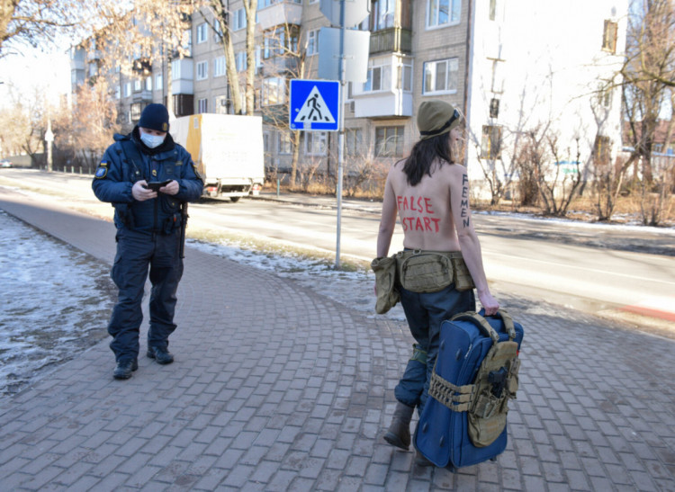 В Днепре по улицам гуляла голая женщина - Новости bigmir)net
