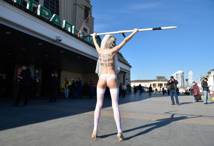 Феминистки голые без цензуры порно (64 фото)